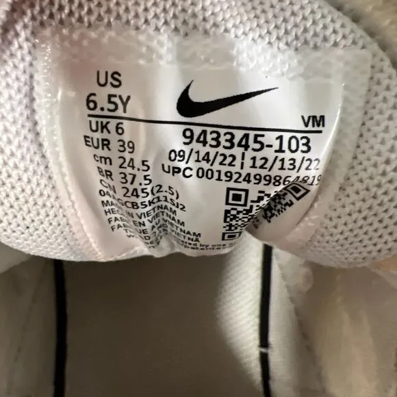Nike Air Max 270 Women’s Size 8 White Running Shoes Sneakers 943345-103