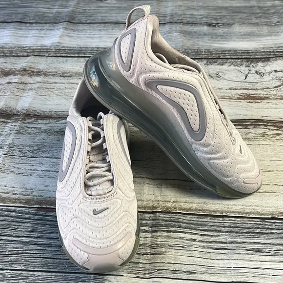 Nike Air Max 720 Vast Wolf Grey Women’s Size 6