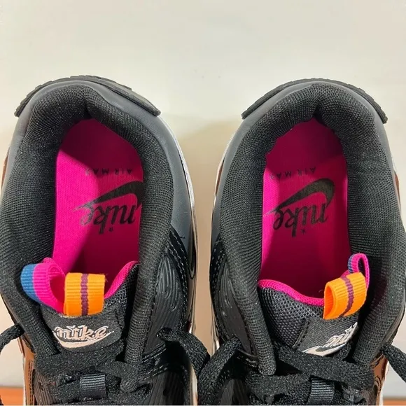 Nike Air Max 90 Leather SE Off Noir Shoe Size 6Y or 7.5 Women’s