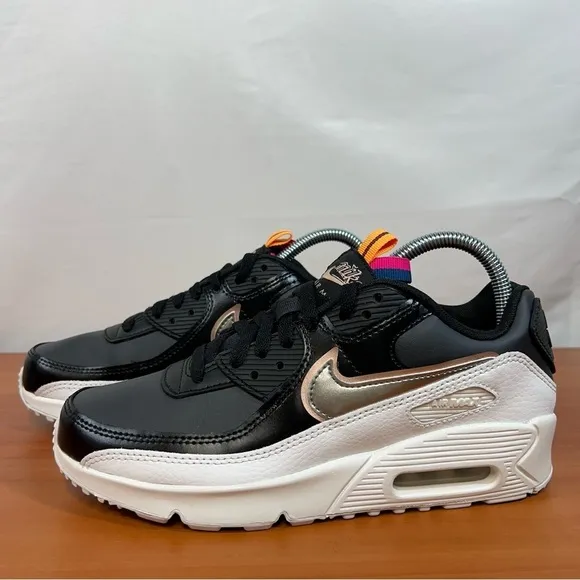 Nike Air Max 90 Leather SE Off Noir Shoe Size 6Y or 7.5 Women’s