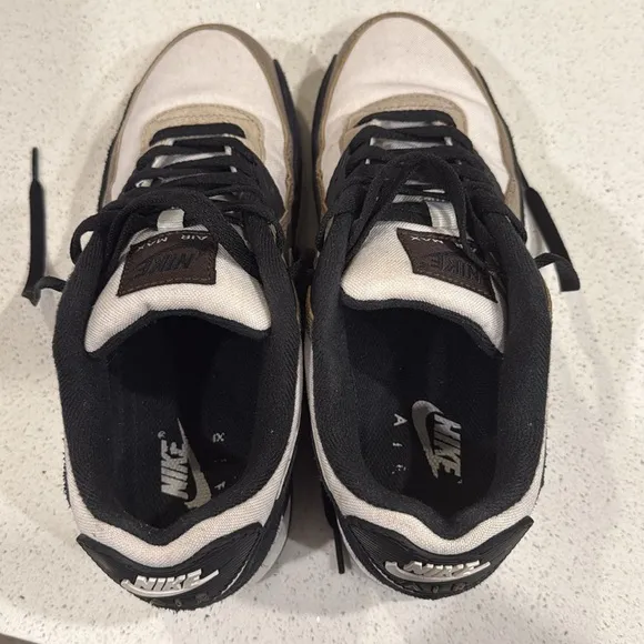 Nike Air Max 90 - Men’s size 9 - Shoes are in great condition, barely worn.