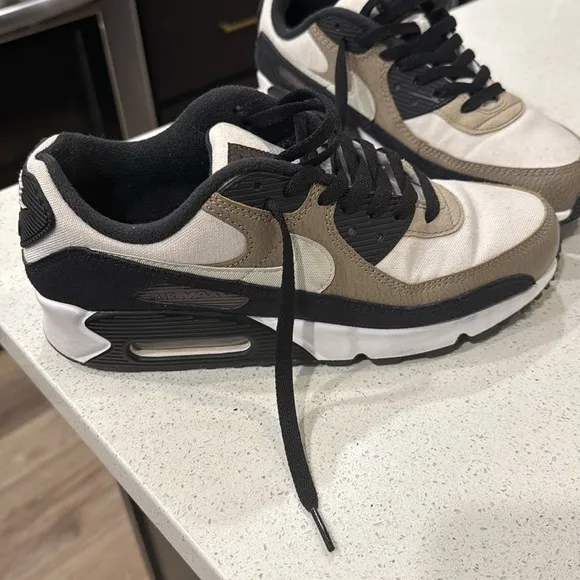 Nike Air Max 90 - Men’s size 9 - Shoes are in great condition, barely worn.