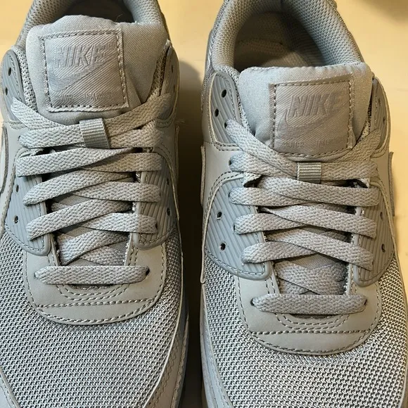 Nike Air Max 90 Men's Wolf Gray Sneakers M9.5 / W11