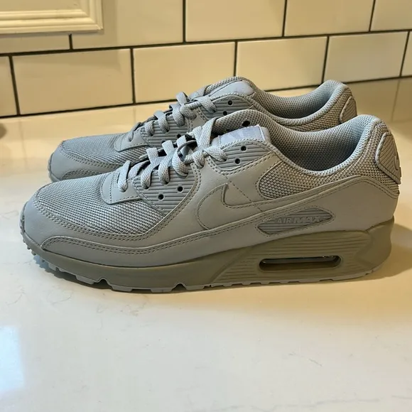 Nike Air Max 90 Men's Wolf Gray Sneakers M9.5 / W11