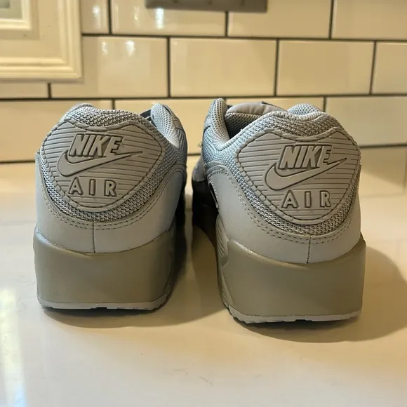 Nike Air Max 90 Men's Wolf Gray Sneakers M9.5 / W11