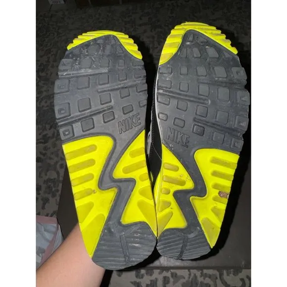 Nike Air Max 90 volt‎ men’s 8.5 shoes