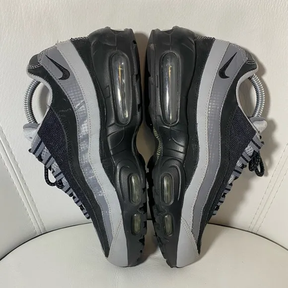Nike Air Max 95 Essential Wolf Grey - 749766-005 Size 8.5 Men’s Shoes RARE