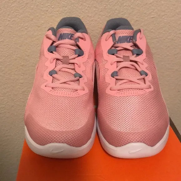NIKE Air Max Advantage 2 Girls Shoes Size 5