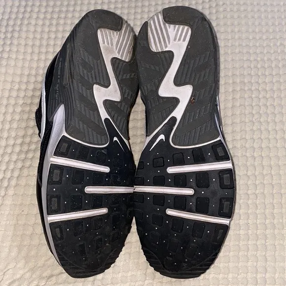 Nike Air Max Excee Men’s Black and White Sneaker Shoes