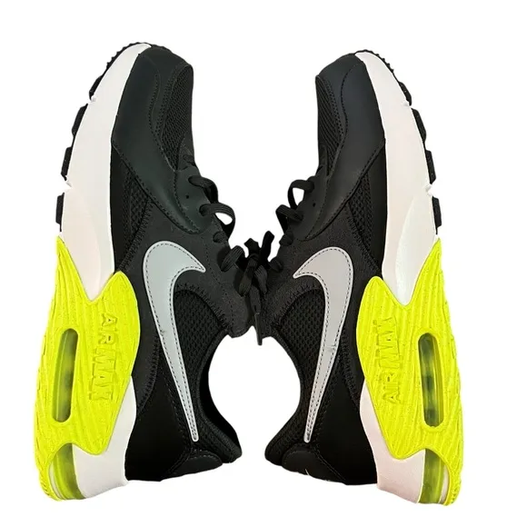 Nike air max excee men’s black shoes size 10 like new