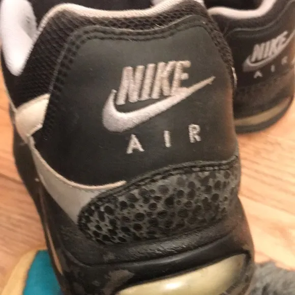 Nike air max men men’s Nike athletic shoes 9.5