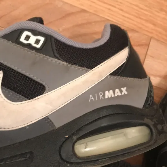 Nike air max men men’s Nike athletic shoes 9.5