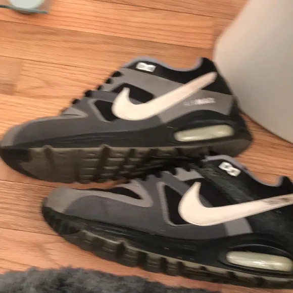Nike air max men men’s Nike athletic shoes 9.5