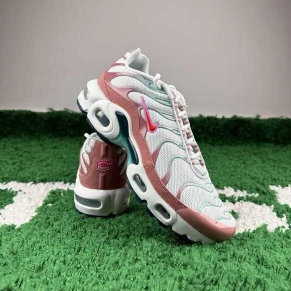 Nike Air Max Plus GS Red Stardust Jade Ice size 6.5Y Women’s size 8 CD0609-110