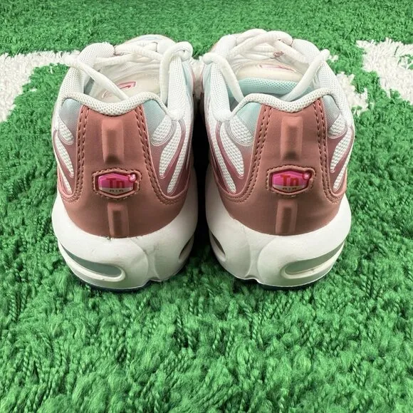 Nike Air Max Plus GS Red Stardust Jade Ice size 6.5Y Women’s size 8 CD0609-110