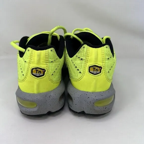 Nike Air Max Plus Premium Shoes Volt Gray Kids Size 6 / Women’s Size 7.5