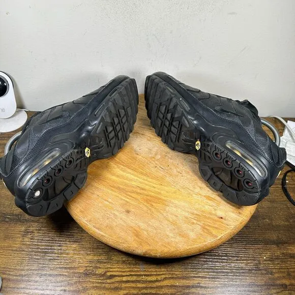 Nike Air Max Plus TN Triple Black Leather  Men’s Size 9.5 Shoes AJ2029-001