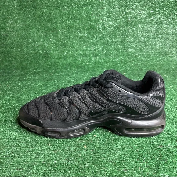 Nike Air Max Plus Triple Black 604133-050 Men’s Shoes Size 12