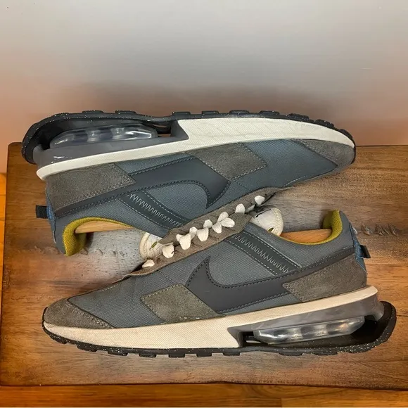 Nike | Air Max Pre-Day Shoes - Hasta Anthracite Black Gray Green ; Women’s 9