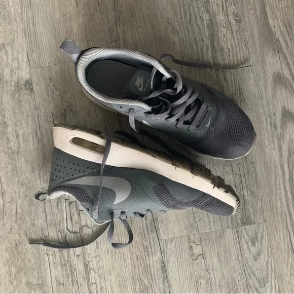 Nike Air Max tennis shoes