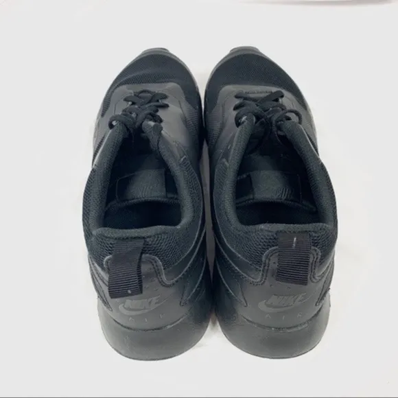 Nike Air Men’s athletic shoes sneaker Black 11.5