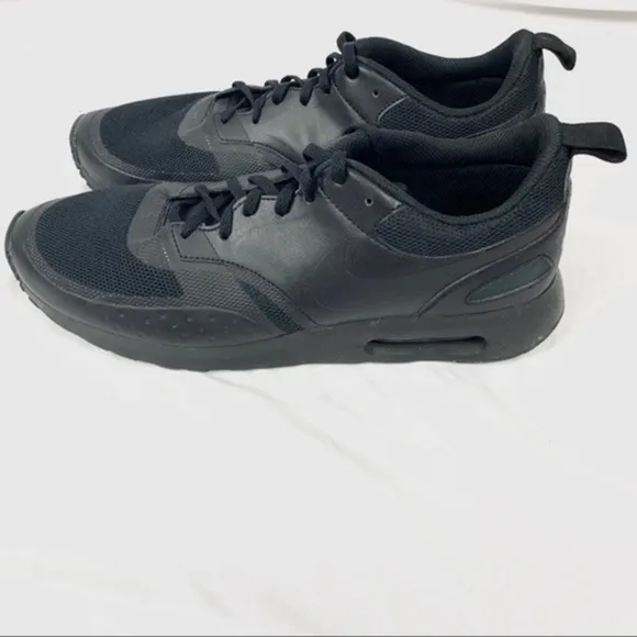 Nike Air Men’s athletic shoes sneaker Black 11.5