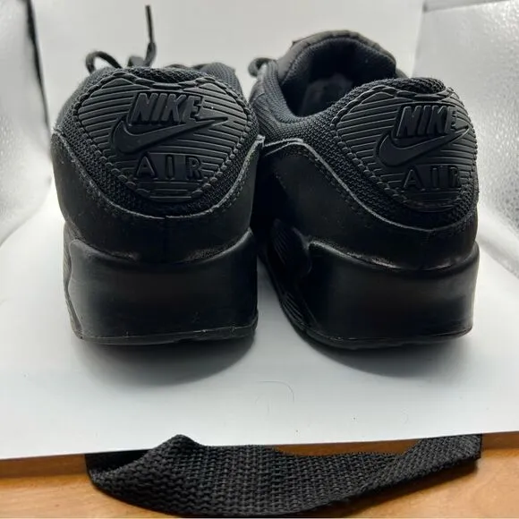 Nike air men’s lace up sneakers size 8.5