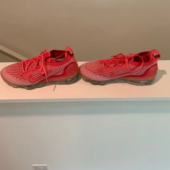 Nike Air Vapormax 2021 Flyknit red women’s size 7.5