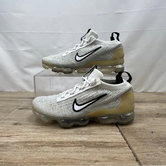 Nike Air VaporMax 2021 Flyknit Sneakers Shoes DB1550-100 Youth Size 6.5 / W8