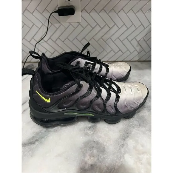 Nike Air VaporMax Plus Black Volt 924453-009 Men’s Size 10.5 Shoes RARE