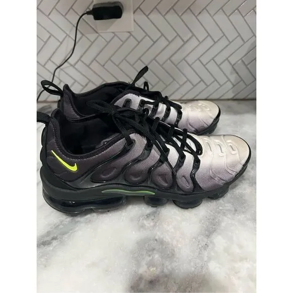 Nike Air VaporMax Plus Black Volt 924453-009 Men’s Size 10.5 Shoes RARE