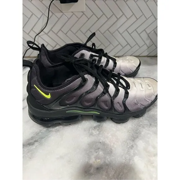 Nike Air VaporMax Plus Black Volt 924453-009 Men’s Size 10.5 Shoes RARE