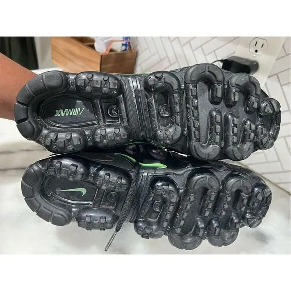 Nike Air VaporMax Plus Black Volt 924453-009 Men’s Size 10.5 Shoes RARE
