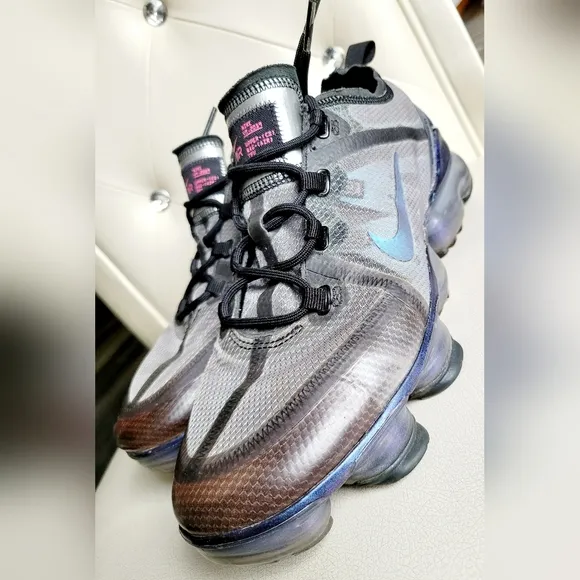 Nike Air VaporMax Throwback Future Unisex Sneakers Iridescents Gray M7/W8.5