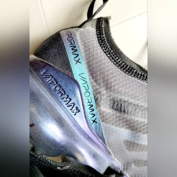 Nike Air VaporMax Throwback Future Unisex Sneakers Iridescents Gray M7/W8.5