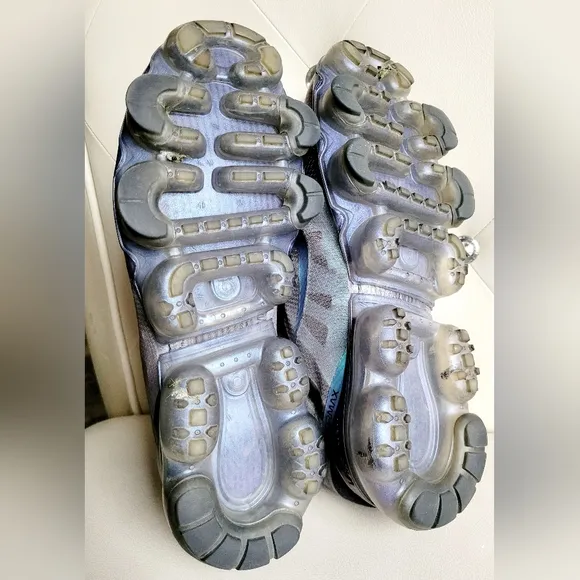 Nike Air VaporMax Throwback Future Unisex Sneakers Iridescents Gray M7/W8.5