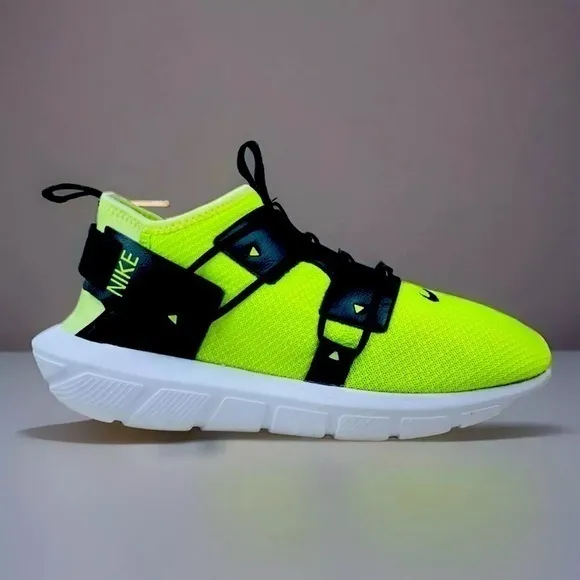 Nike Air Vortak Trainer Volt Yellow Black White Men’s Shoes Size 8‎