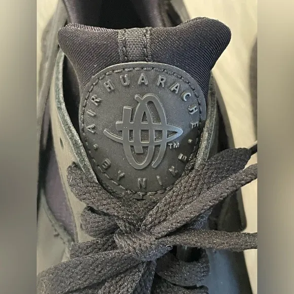 Nike‎ Air Women’s Huarache Shoes Triple Black Size 8