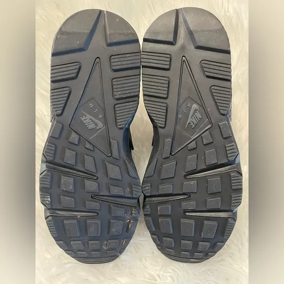 Nike‎ Air Women’s Huarache Shoes Triple Black Size 8