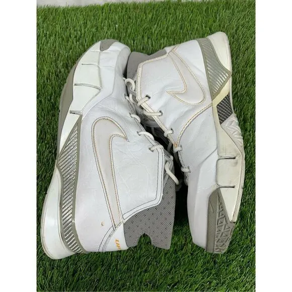 Nike Air Zoom Kobe 1 Uptempo Men’s Size 15 White Shark Gray Basketball Shoes