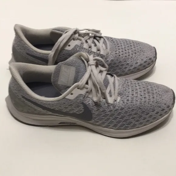 Nike Air Zoom Pegasus 35 Women’s Running/Fitness Shoes SZ 10