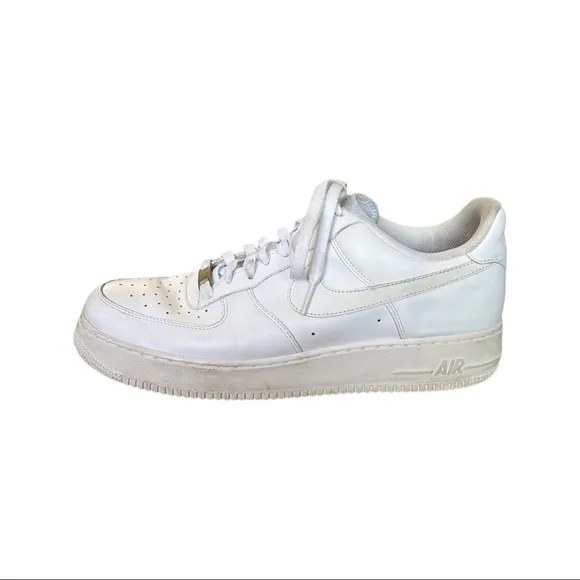 NIKE AIRFORCE 1  ‘82: These gems are Y2K shoes from 2008!