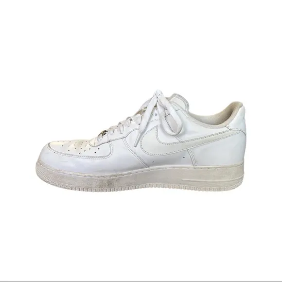 NIKE AIRFORCE 1  ‘82: These gems are Y2K shoes from 2008!