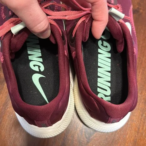 Nike Beetroot Red React Escape Run Athletic Gym Shoes Women’s US 8.5