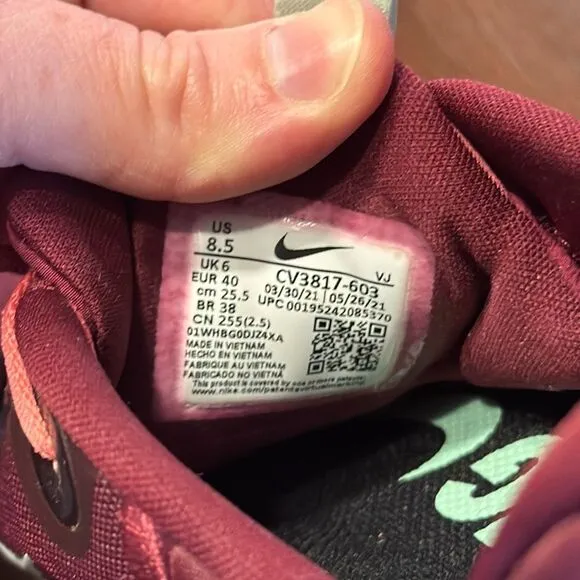 Nike Beetroot Red React Escape Run Athletic Gym Shoes Women’s US 8.5