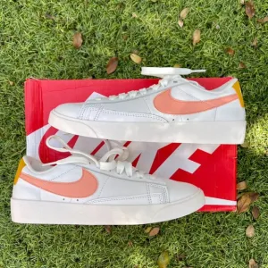 Nike Blazer low white peach shoes