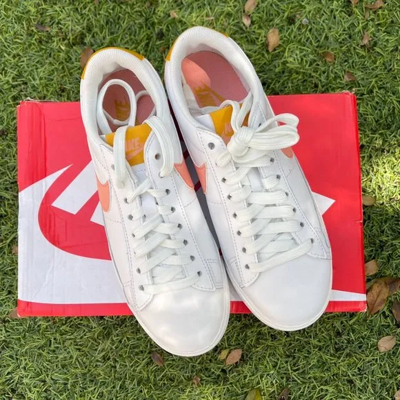 Nike Blazer low white peach shoes