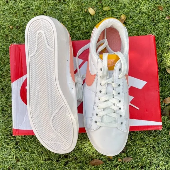 Nike Blazer low white peach shoes