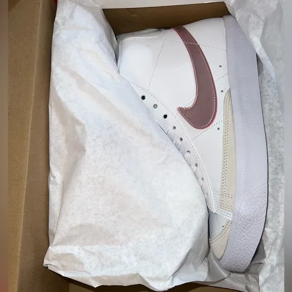 Nike Blazer Mid ‘77 Shoes