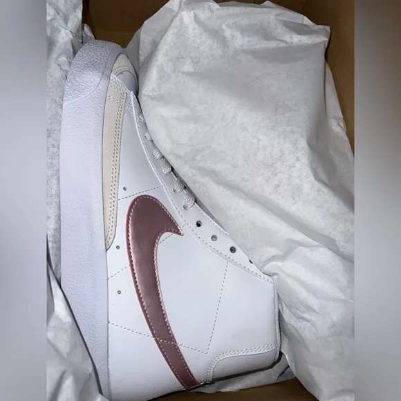 Nike Blazer Mid ‘77 Shoes